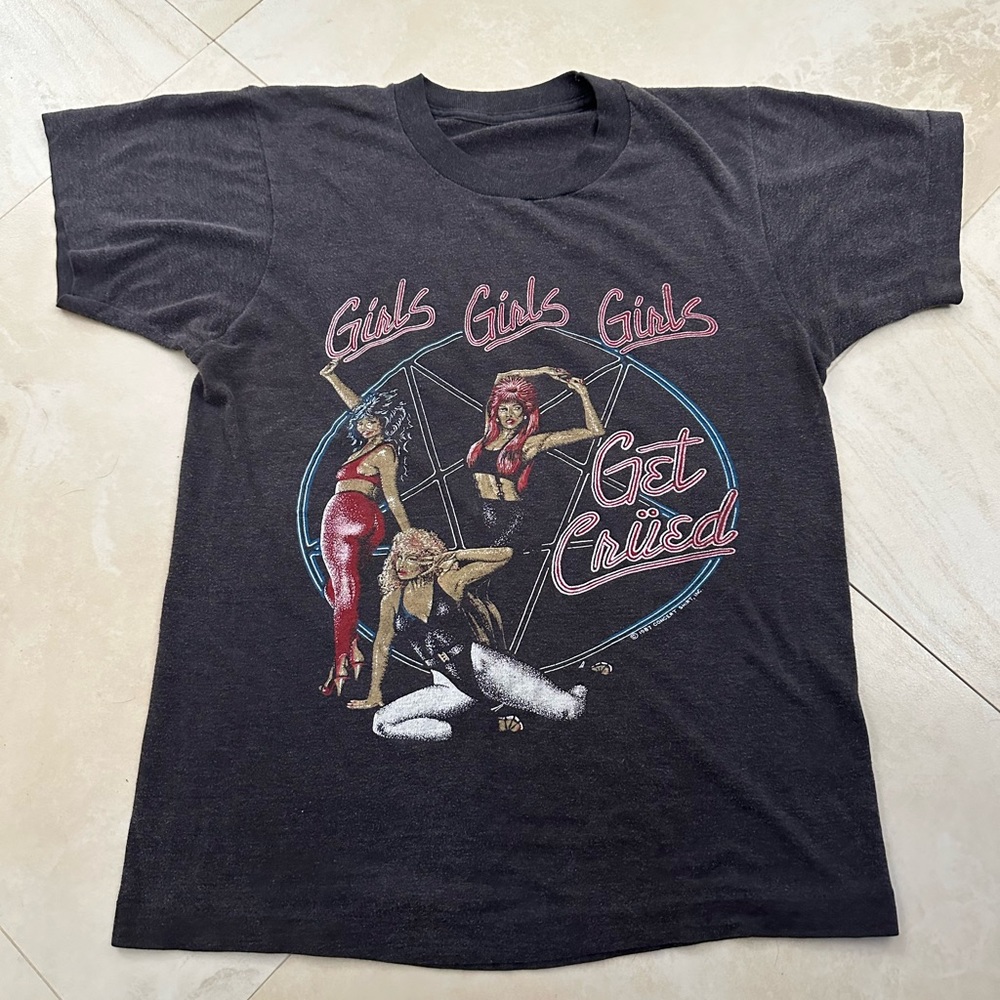 Vintage Motley Crue shirt. Women’s small.